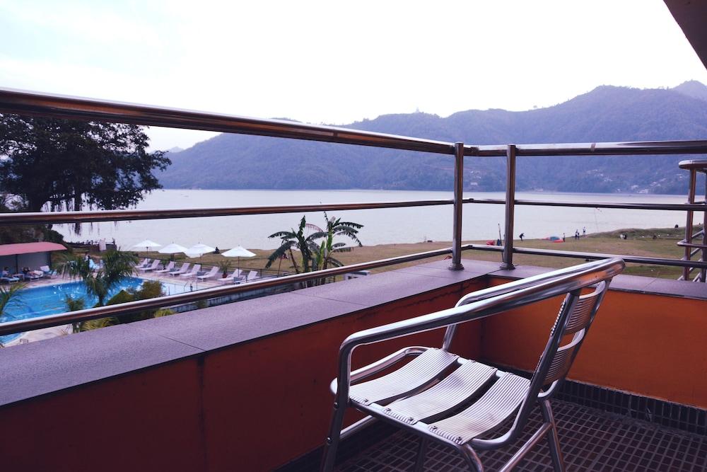 Waterfront Resort By Kgh Group Pokhara Exterior foto