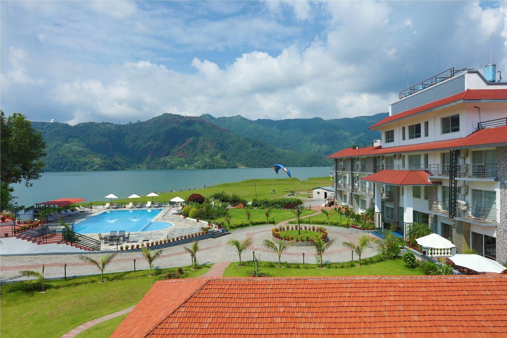 Waterfront Resort By Kgh Group Pokhara Exterior foto