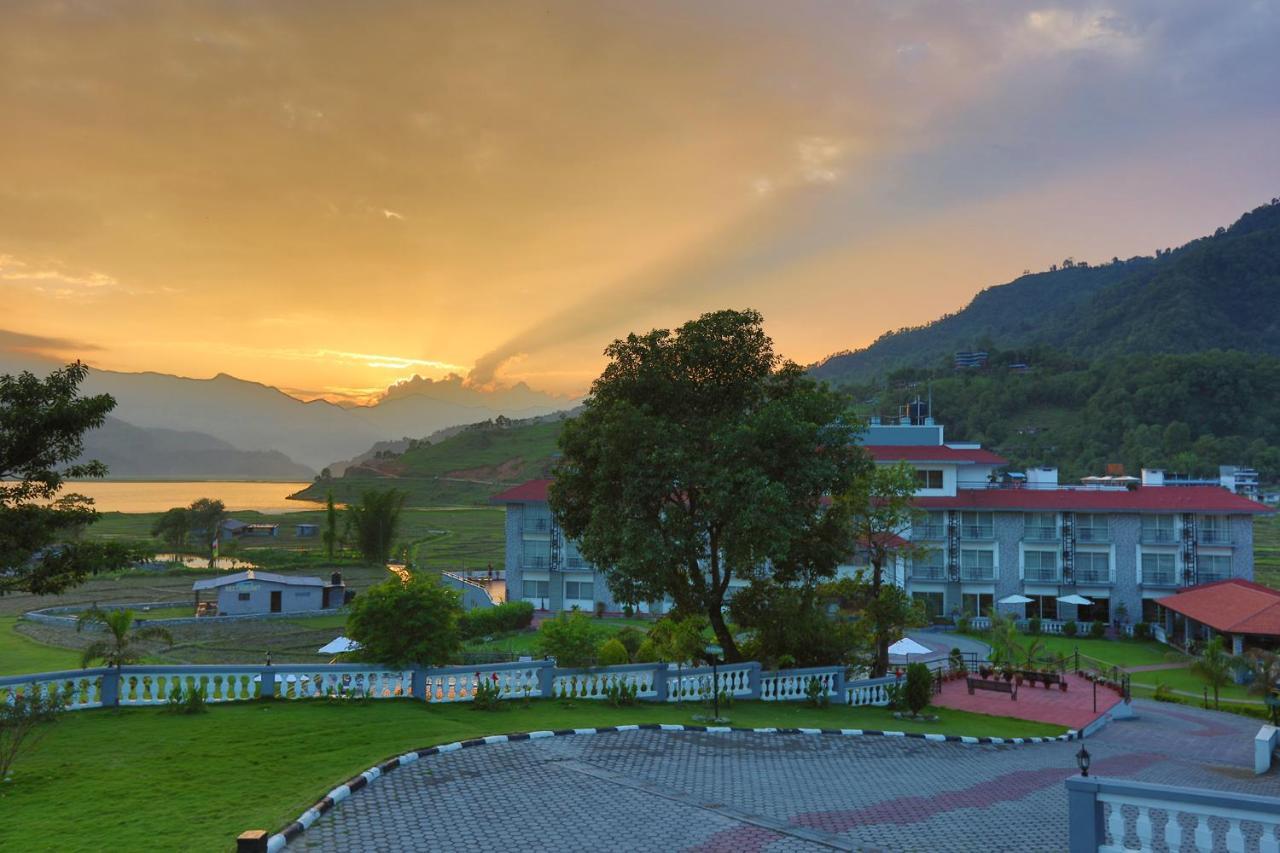 Waterfront Resort By Kgh Group Pokhara Exterior foto
